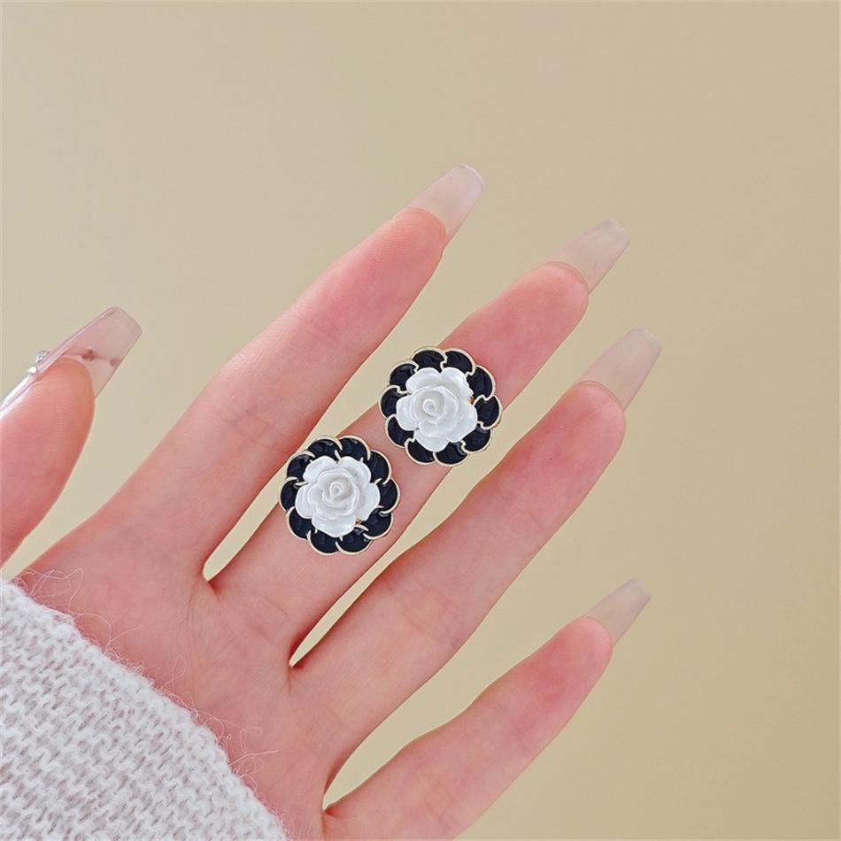 Korean Unique Camellia Black White Stud Earrings for Women Piercing Ear Jewelry Pendientes Earring