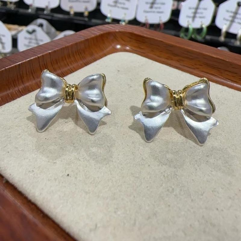 Silver Color Bowknot Stud Earrings for Female Elegant Wedding Part Ear Decoration Metal Knots Women's Unusual Earrings