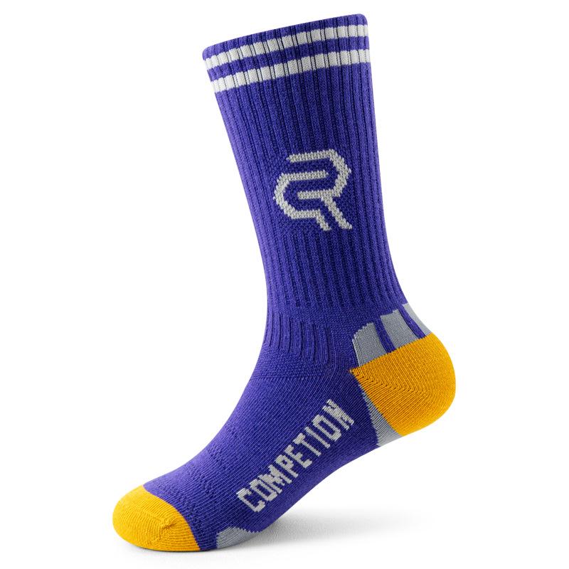 

Детские высокие баскетбольные носки - до середины икры для мальчиков и подростков, идеально подходят для спорта и тренировок L (fits shoe sizes 27-31) фиолетовый