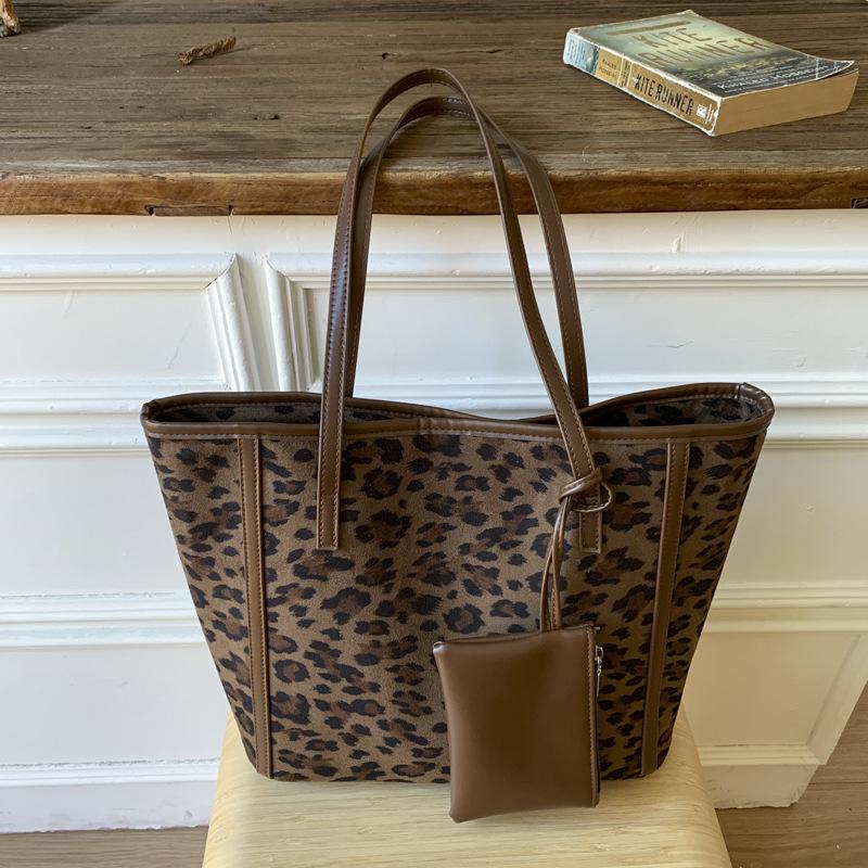 Autumn and winter large-capacity retro leopard print tote bag new fashion shoulder bag portable women's bag