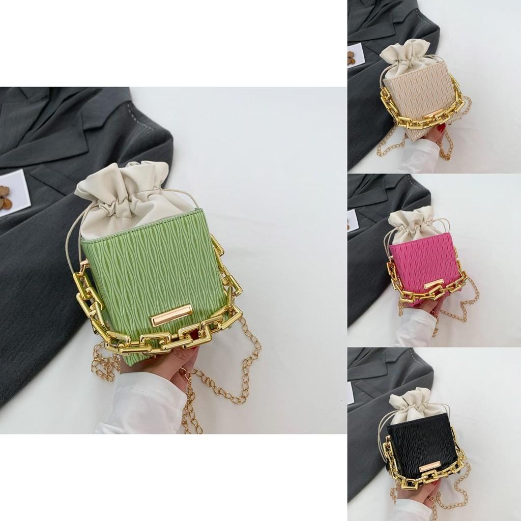 Trendy And Fashionable Pu Bucket Bag For Women With Soft Texture And Chain Strap