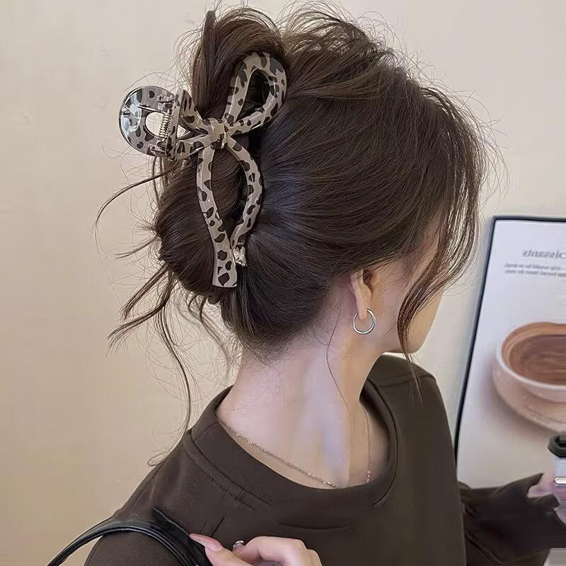 

Женские милые леопардовые заколки-крабы с бантом для волос, зажим для затылка, клипса-акула, аксессуары для волос для хвостика, акриловые заколки для волос, шпильки