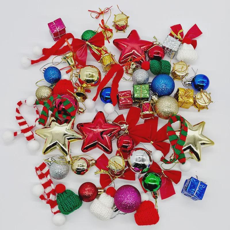 Christmas Tree Hanging Ornaments: Scene Layout & Gift Set with Various Accessories