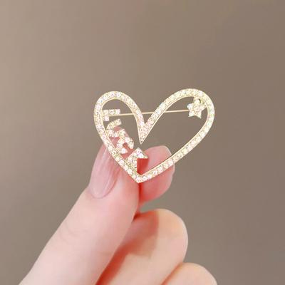 High-end Design Sense Heart-shaped Anti-exposure Brooch Exquisite Niche and Simple Corsage Fixed Clothes and Shirt Pins