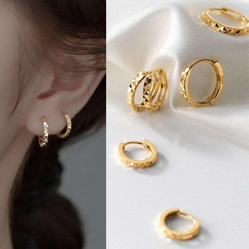 ANENJERY Geometric Chevron Hoop Earrings for Women Men Simple Fashion Circle Ear Buckle Huggies Trendy Jewelry Pendientes Mujer