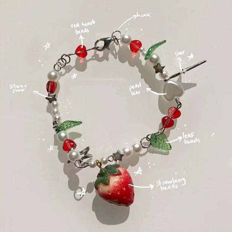 Exquisite Strawberry Charm Bracelet Sweet Cute Handmade Beaded Bracelet Fresh All-Match Wrist Chain For Women Girls Party Gift