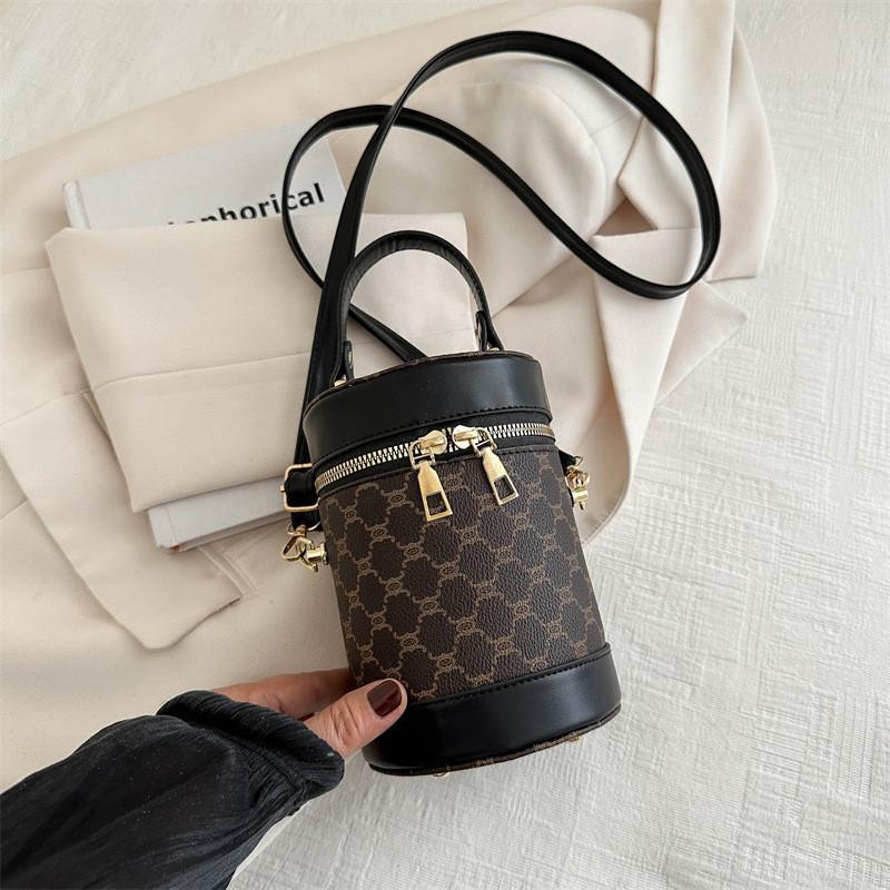 Stylish Spring Fashion Pu Handheld Bucket Bag For Women With Elegant Design And Versatile Use