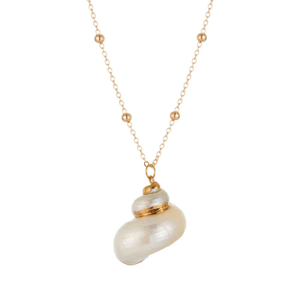 Ocean Inspired Fashionable Shell Necklace With Luxurious Gold Finish Plated