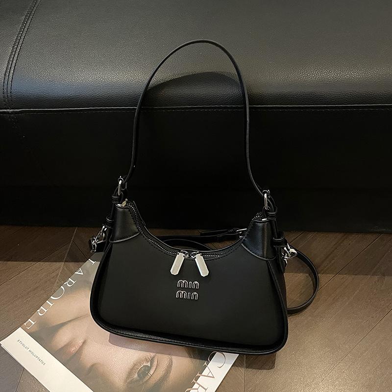 

New retro style underarm bag women s niche high-end textured crescent bag single shoulder crossbody small square bag чёрный