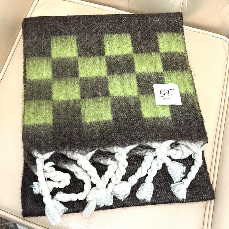 Autumn and winter new cashmere Christmas plaid scarf atmosphere women keep warm imitation cashmere versatile knitted scarf