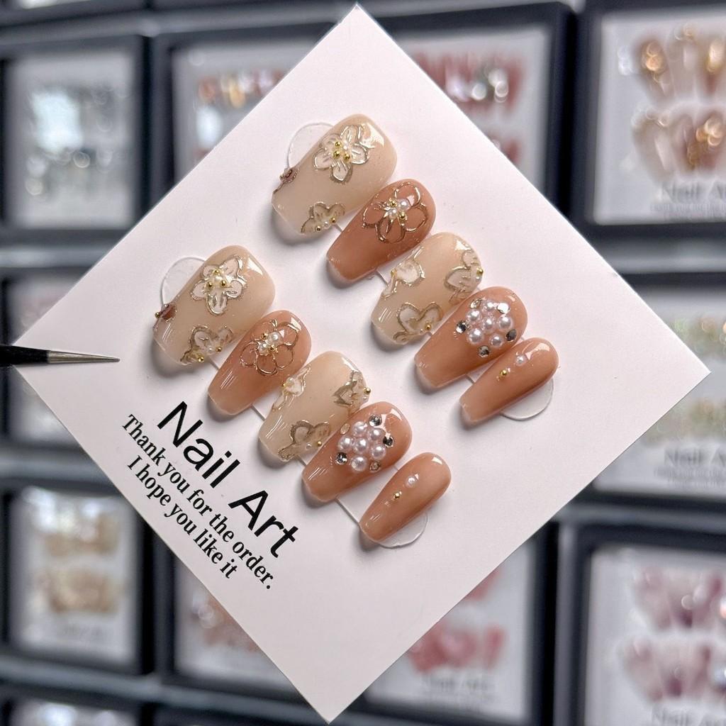 

Pure Handworn Nail Piece Short Square White Flowers Gentle Gradient Fashion L