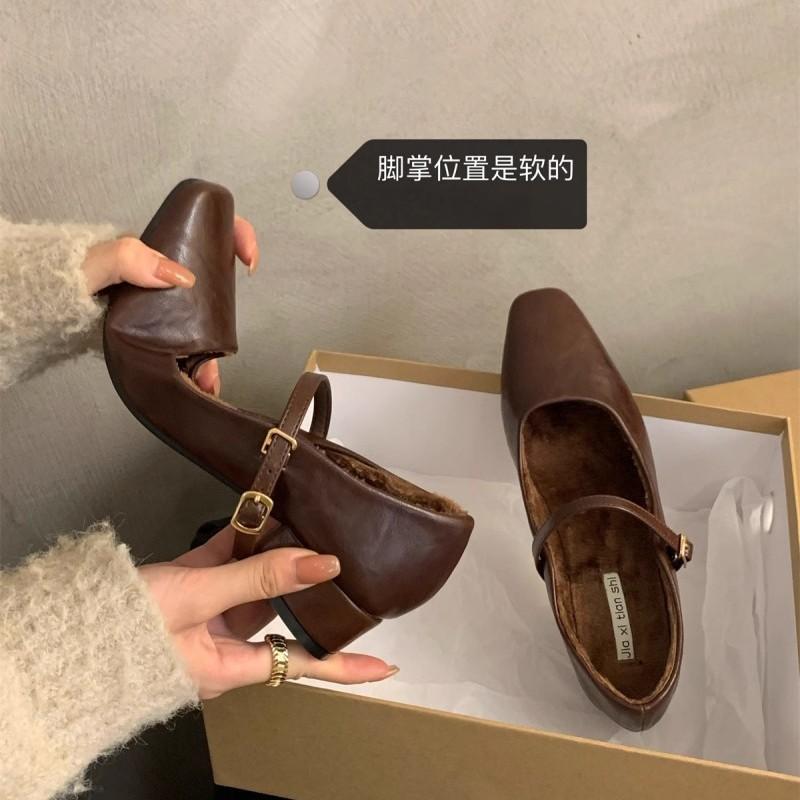 Retro Temperament Women's Shallow Mouth Single Shoes Women's 2025 New Spring and Autumn French Late Evening Wind Thick Heel Mary Jane Single Shoes