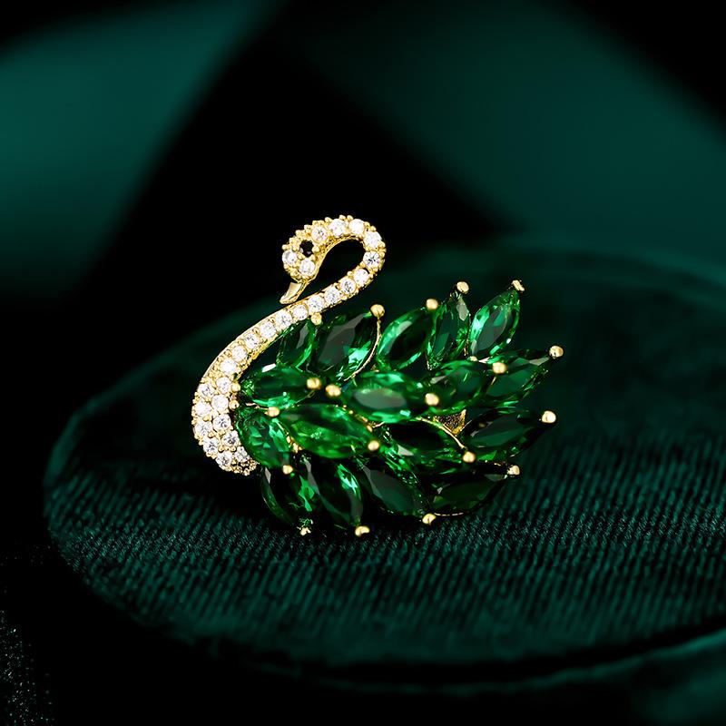 Noble and Elegant Crystal Swan Brooch Ins Personalized and Trendy Safety Pin Buckle Fixed Without Damaging Clothes Small Collar Pin