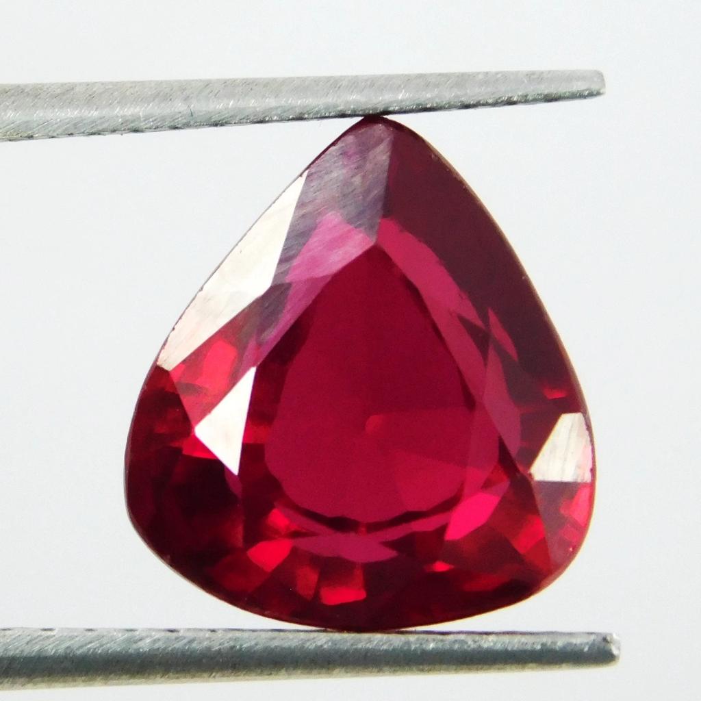 Natural 5.80 Ct Pigeon Blood Red Ruby Mozambique Loose Gemstone Certified