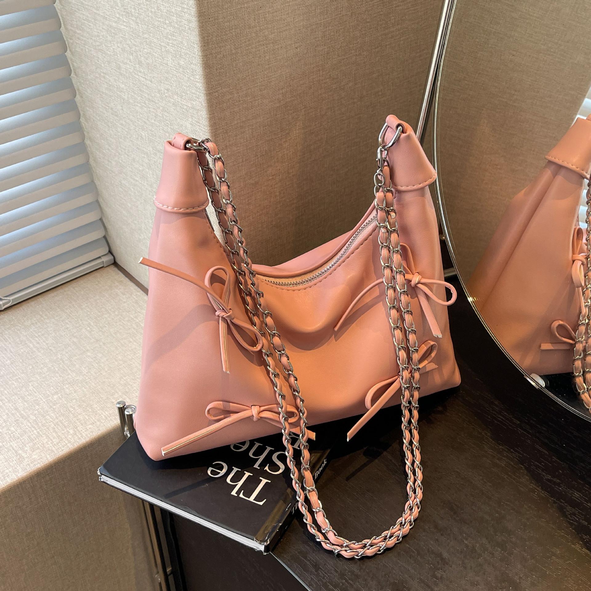 

Жіноча сумка з бантом. Однотонна сумка через плече з м’якого ПУ на ланцюжку рожевий