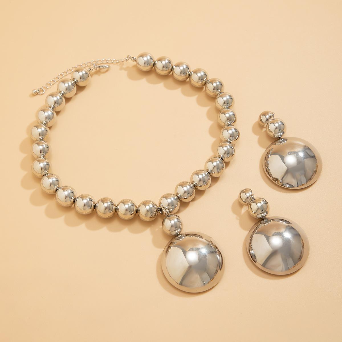 

Комплект аксессуаров Простой бисерный шейный чокер с цепочкой Женский преувеличенный геометрический Cyberwind бисерное ожерелье