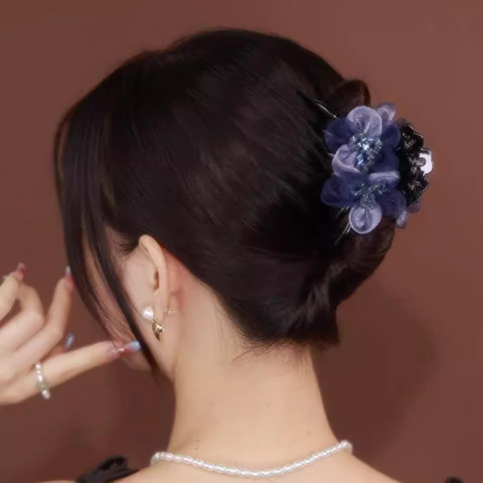 Vintage Blue Flower Shark Hair Clip for Women - Elegant and Fashionable Headdress