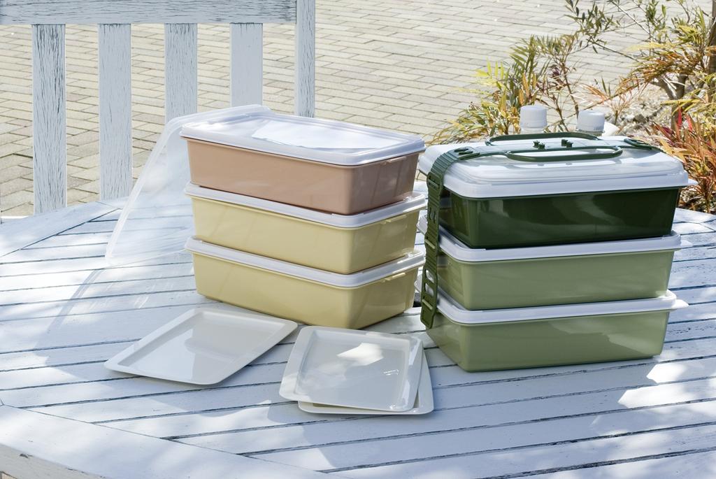 Sanko Plastic Bento Case with 3 Side Earth W x D x 22cm H Box/Picnic Plates, Green, 116772, Approx. 26.5cm 15.5cm