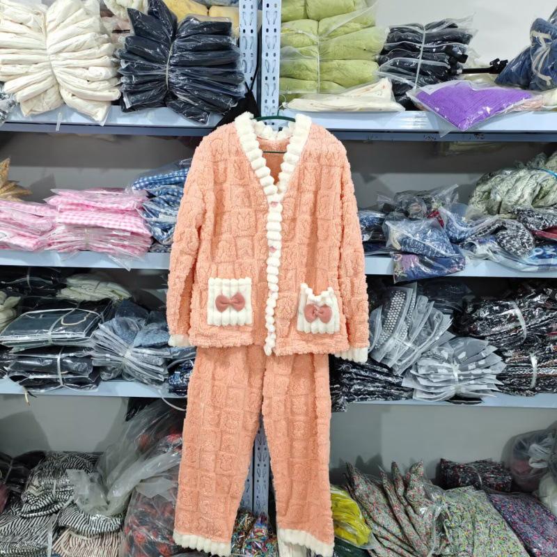 Women's Sweet Style Coral Fleece Pajamas Set with Rabbit Head Jacquard and Bowknot, Thickened for Autumn and Winter 2025.