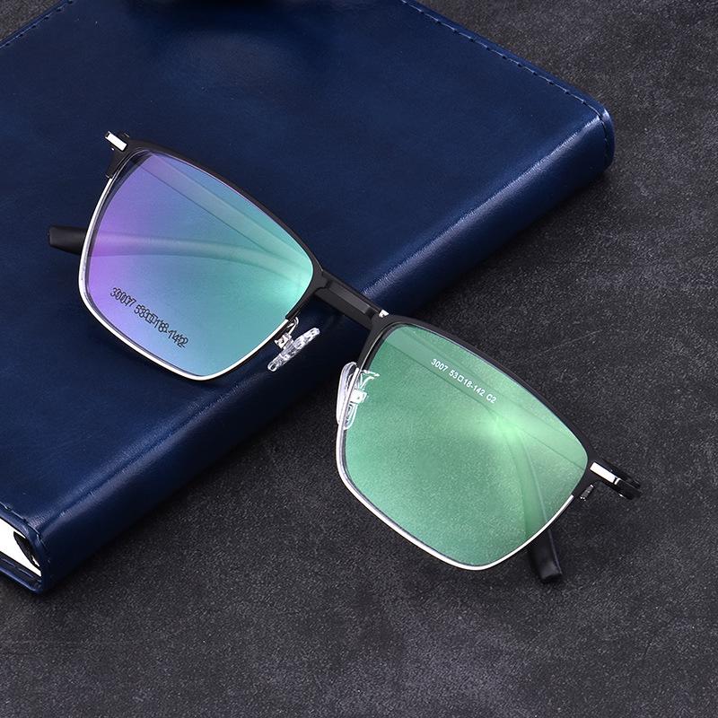 3007 Men's Retro Full-Rim Eyeglasses: Plastic/Steel Myopia Frame with Metal Half-Titanium Design