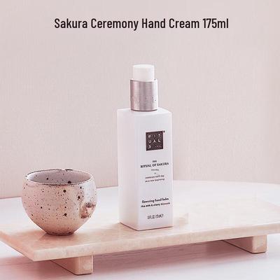 Yi Shi Cherry Blossom Moisturizing Hand Cream