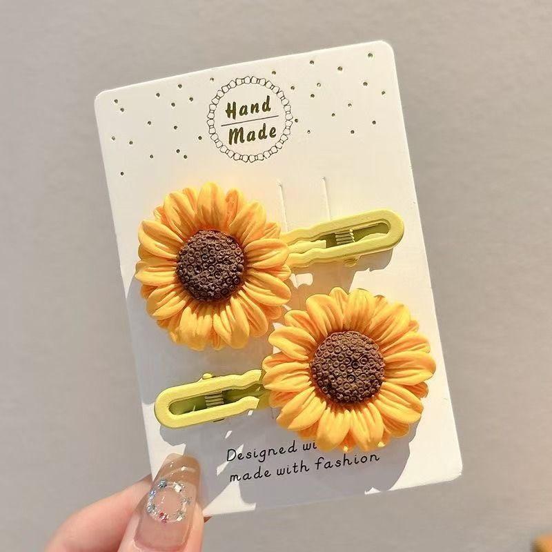 Sunflower hairpin, sweet and cute cartoon flower hairpin, good-looking girl with broken hair, seaside bangs, headdress on the side