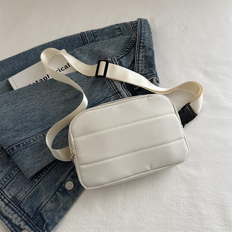 

2024 summer new trend fashion simple messenger bag breast bag women s casual shoulder bag fashion casual small square bag