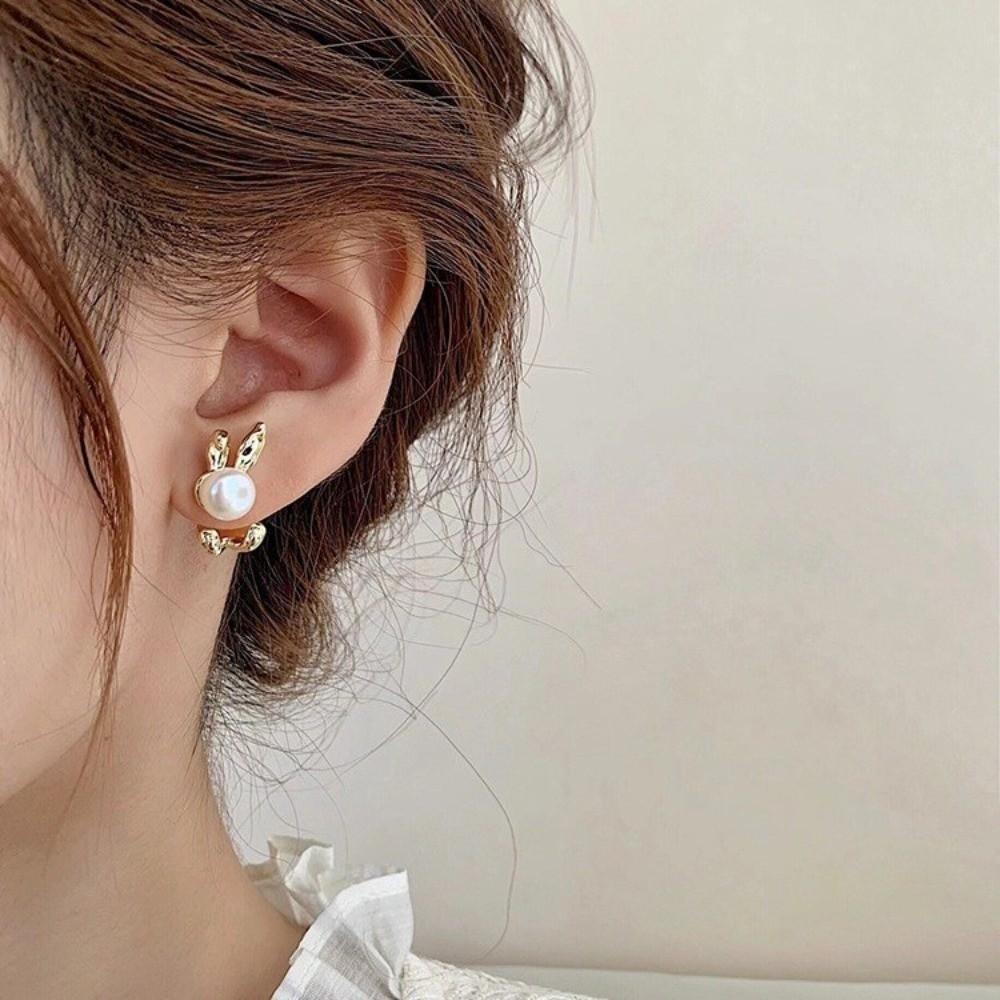 Cute Rabbit Ear Studs Simple Ladies Pearl Earrings Creative Rabbit Earrings Spring Summer