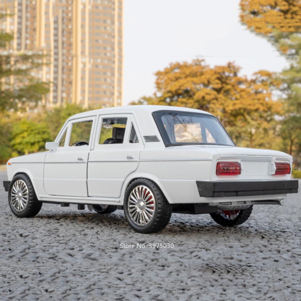 1:18 Russische LADA 2107 Niva Taxi Modellautos Legierung Spielzeug 6 Türen Öffnen Rückziehfunktion Licht Ton Miniaturfahrzeug Jungen Perfekte Geschenke
