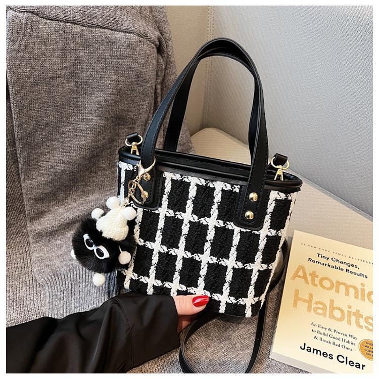 Stylish Small Shoulder Bag Women Autumn Winter 2024 New Trendy Fashion Plaid Handbag чёрный