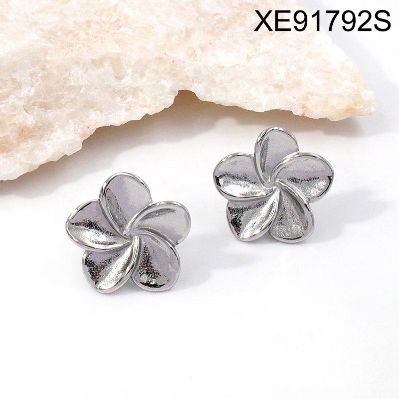 Elegant Summer 2025 French Light Luxury Sunflower Earrings