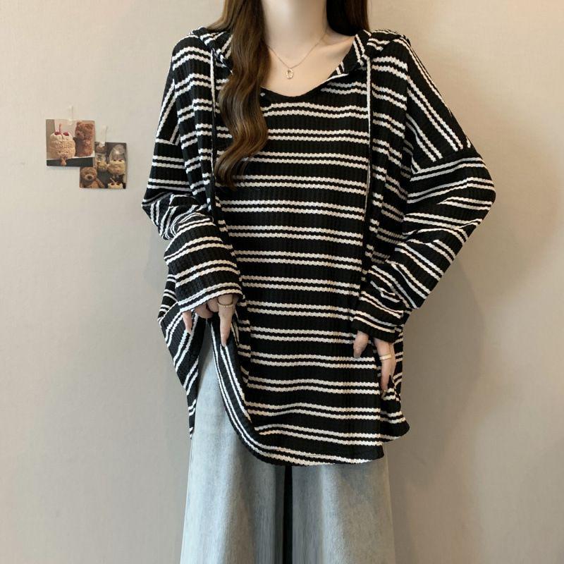 Korean Style Maternity Striped Hoodie T-shirt - Loose Fit, Versatile, Age-Reducing Spring Wear