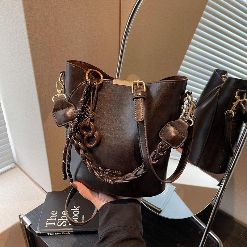 Premium sense hand bag women's 2025 new trendy fashion going out shoulder bag casual messenger bucket bag