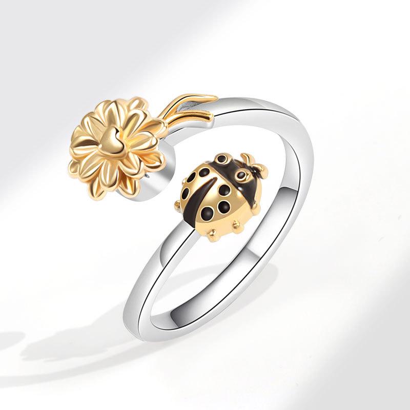 Shining Luminous Creative Rose Rotating Ring Female Delicate and Elegant Gift for Good Friends Fine Workmanship Jewellery Current Fashion Trends