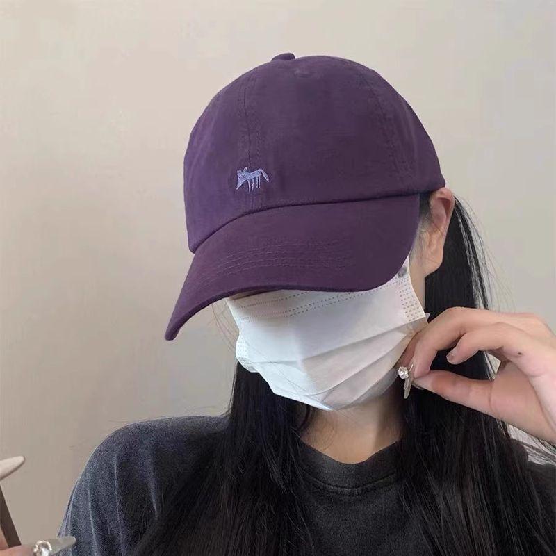 

Шляпа для женщин 2025 Новинка Вышитая бейсболка с лисичкой Широкие поля Маленькое лицо Показывать лицо Маленький Большой Обхват головы Кепка с козырьком Purple Little Fox Embroider Adjustable (56-60cm)