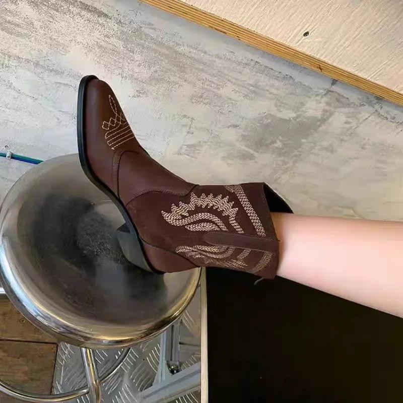 Größe Knöchel Cowboystiefel für Frauen Wildleder Echtleder Stickerei Cowgirl Chunky Heels Schuhe Winter Kurze Booties