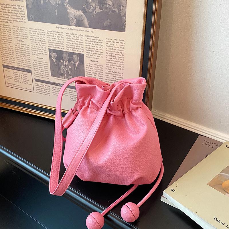Bucket Bag Stylish and Casual Cute Mini Crossbody Bag for Work Commuting Single Shoulder Bag