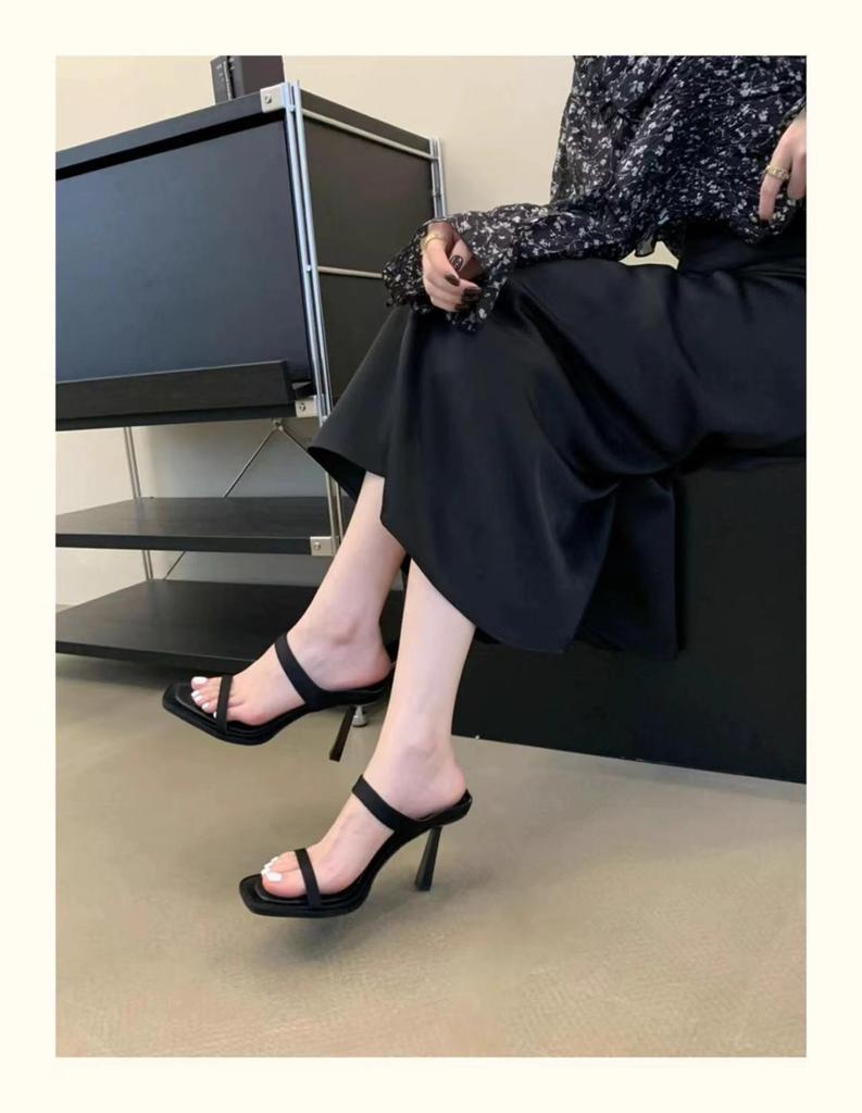 Mode Feine Absätze und hochhackige Damen Sommer 2025 neu modisch und super heißes Temperament Society-Girl Zehenfrei coole Pantoletten