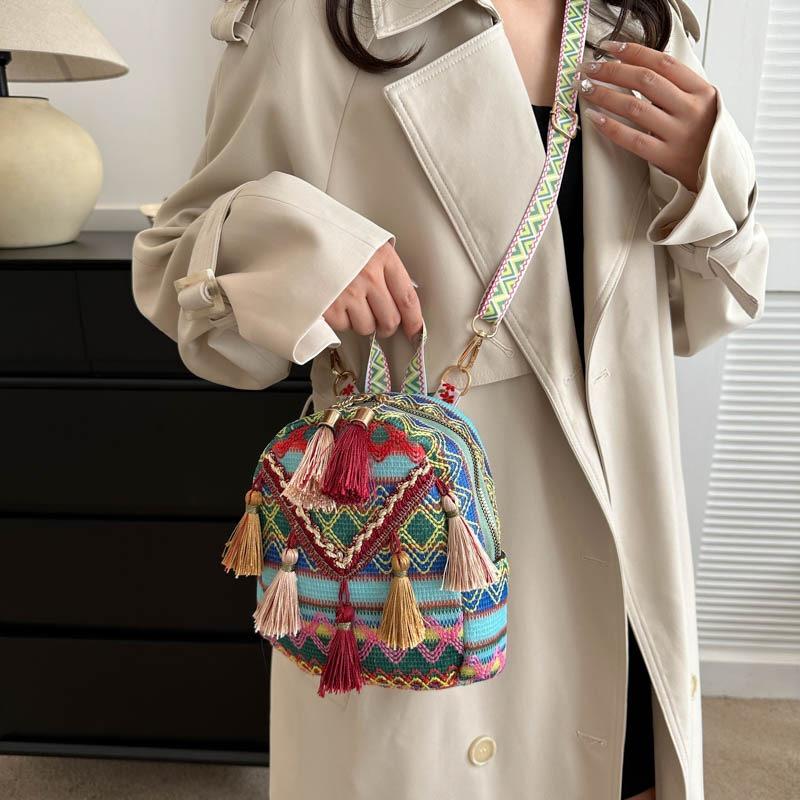 New Lightweight Women's Backpack Fringed Messenger Bag Bag for Travel Fashionable Versatile Small Backpack