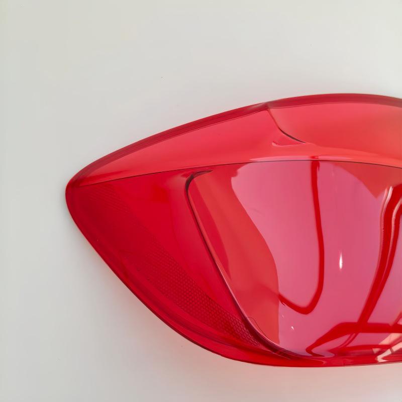 Zadní kryt světla a kryt pro BMW řady 5 (F18) pro modely 2014-2017