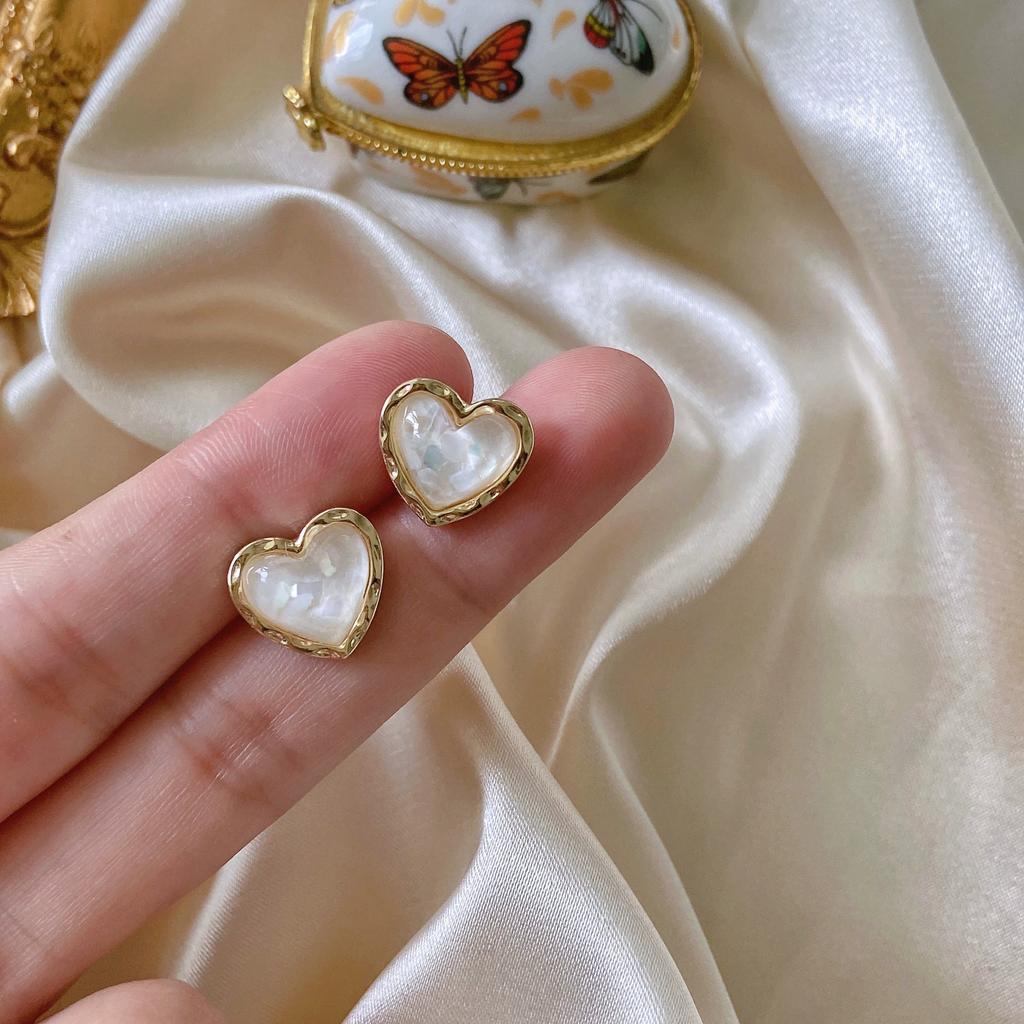 Trendy Heart Earring for Women Classic White Acrylic Peach Heart Shape Stud Earrings Female Elegant Korean Jewelry