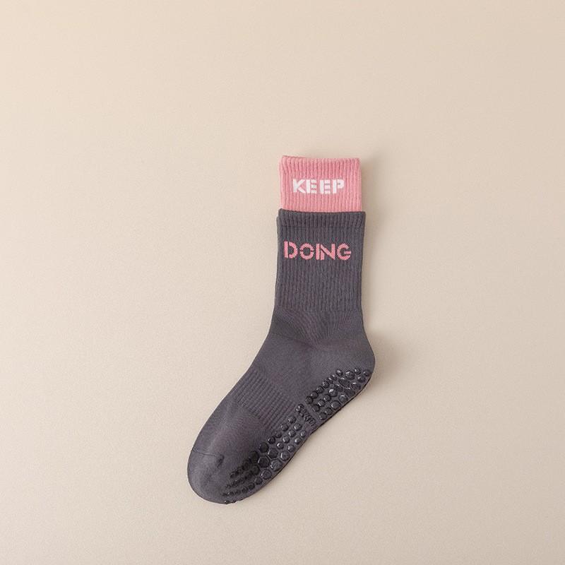 Non-Slip Yoga Socks Women Mid-Calf Anti-Slip Pilates Color-Block Design Seamless Cotton Blend Breathable