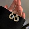 Stylish and simple square high-end stud earrings, women's geometric versatile temperament earrings, elegant and atmospheric earrings.