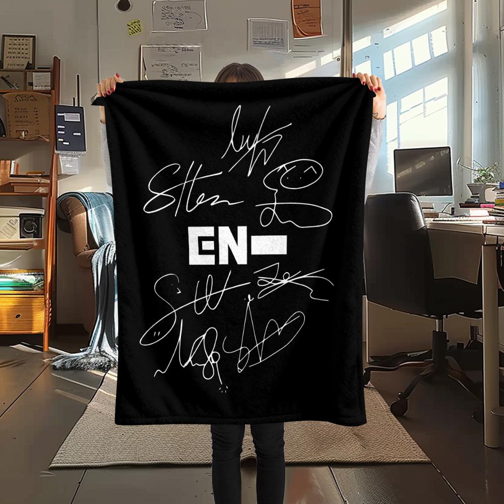 1 Stück Enhypen Aufdruck Flanelldecke, Hohe Qualität für alle Jahreszeiten, Heimdekoration, Wärme und Komfort, Perfekt für Weihnachtsgeschenke