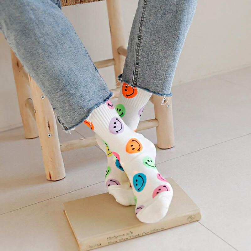 fsn087_Neon Smile Pattern Women s Socks Neon white
