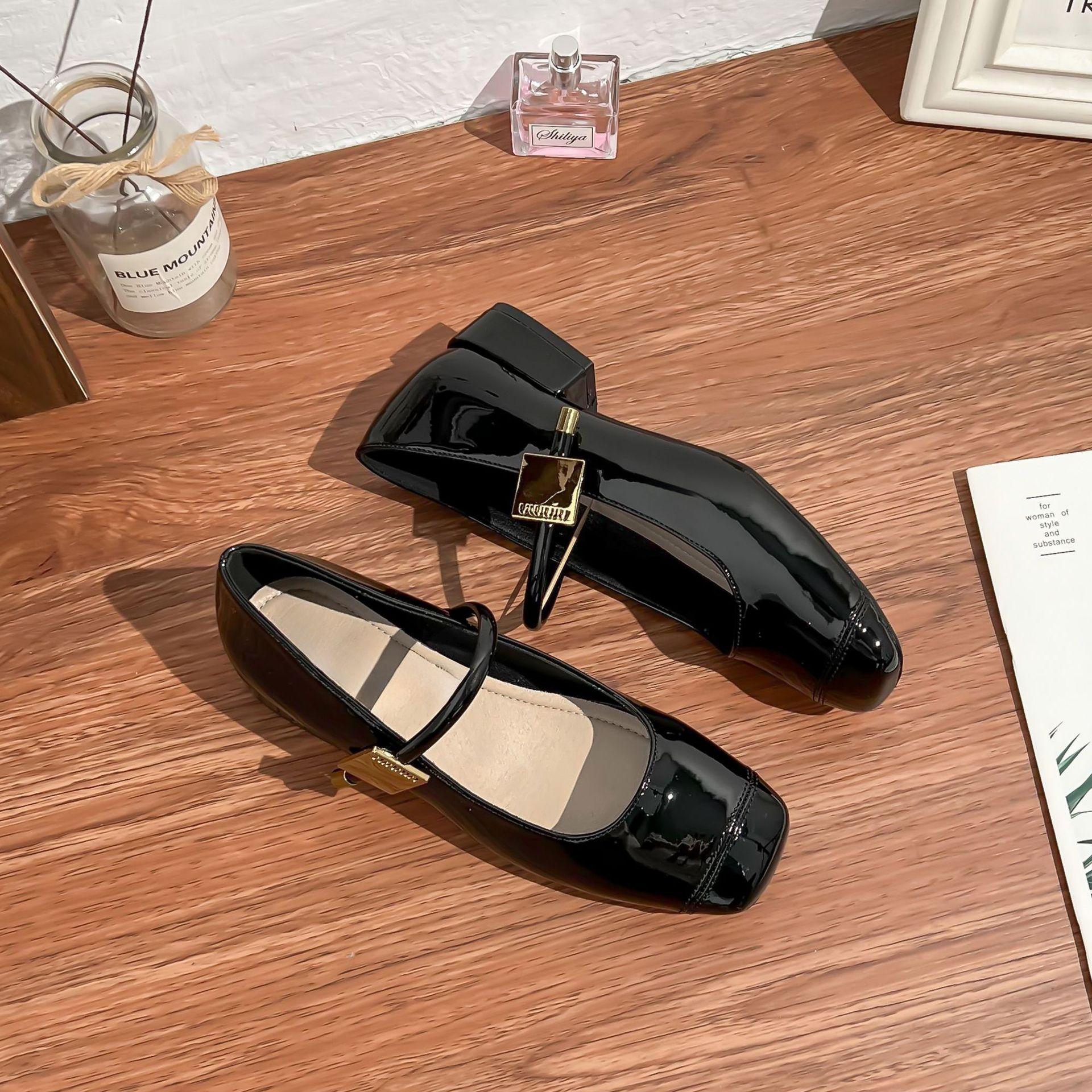 

2025 spring and summer new French retro light mouth high heels women wear high-end sense versatile Mary Jane single shoes women 40 чёрный