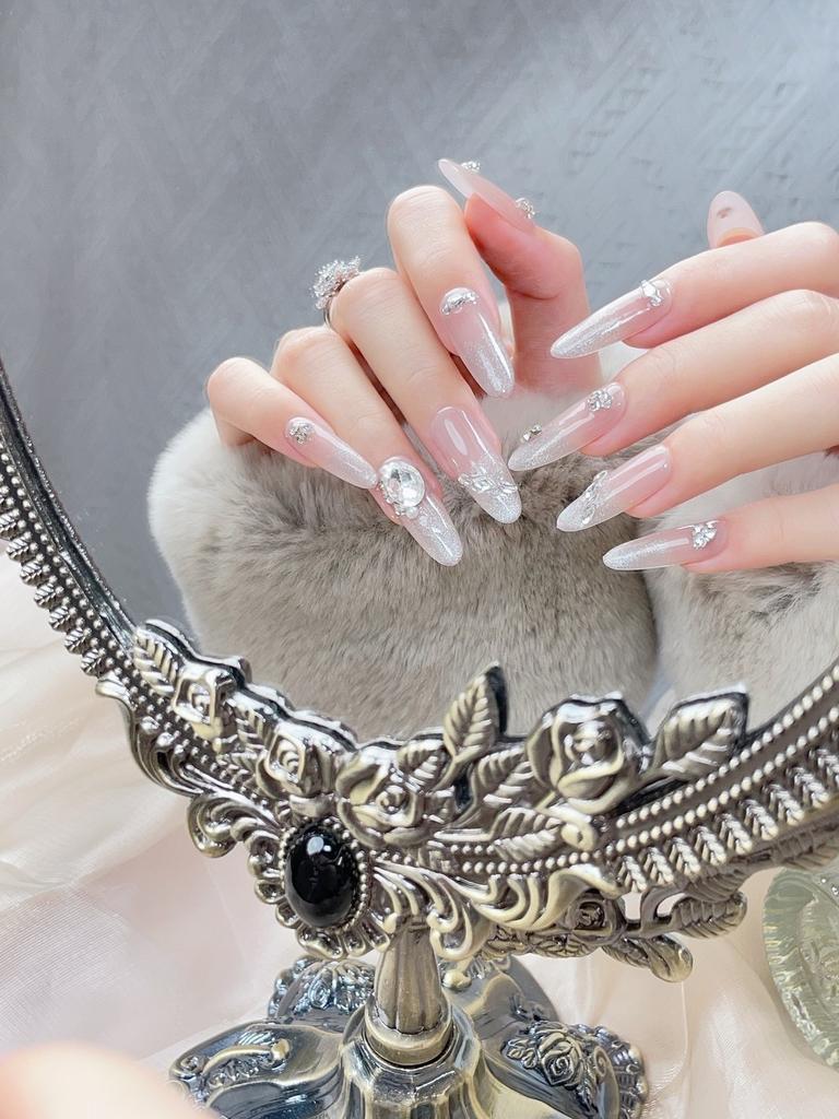 New Handmade Almond-shaped Cat Eye Nail Art With Sparkling Rhinestones Removable Fake Nail Stickers