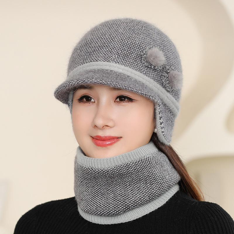 Women's Winter Wool Baseball Cap: Warm, Thick, Velvet-Lined Cold-Proof Hat for Middle-Aged and Elderly.
