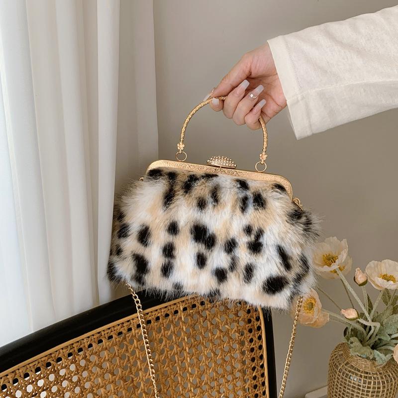 2025 autumn and winter new fashion Mao Mao chain bag, shoulder messenger bag, women's bag, support a large number of mixed batches