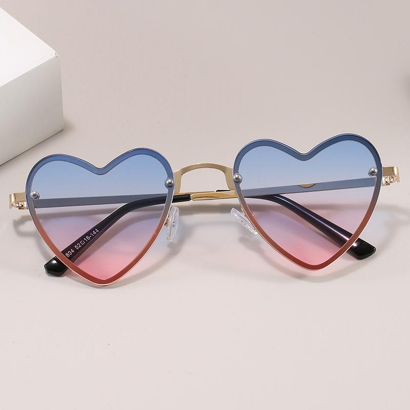 Love Heart Shape Women'S Sun Glasses European American Fashion Sun Glasses Woman Holiday Travelling Men Sunglass